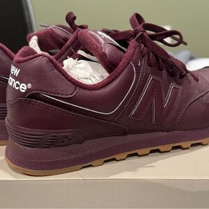 New Balance Men’s 574 Burgundy Sneakers Size 7